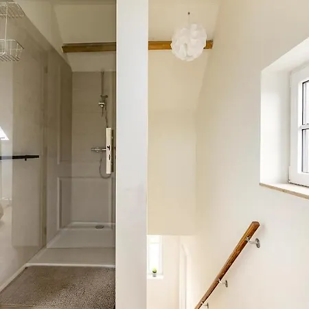 Maison Mathieu - Landelijk Gelegen Vakantiewoning Met Alle Comfort, Airco, Parking En Speelgazon Vakantiehuis Bilzen