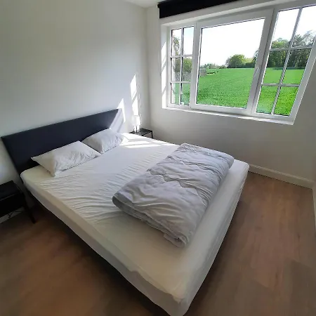 Maison Mathieu - Landelijk Gelegen Vakantiewoning Met Alle Comfort, Airco, Parking En Speelgazon Bilzen