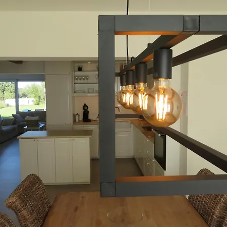 Vakantiehuis Maison Mathieu - Landelijk Gelegen Vakantiewoning Met Alle Comfort, Airco, Parking En Speelgazon