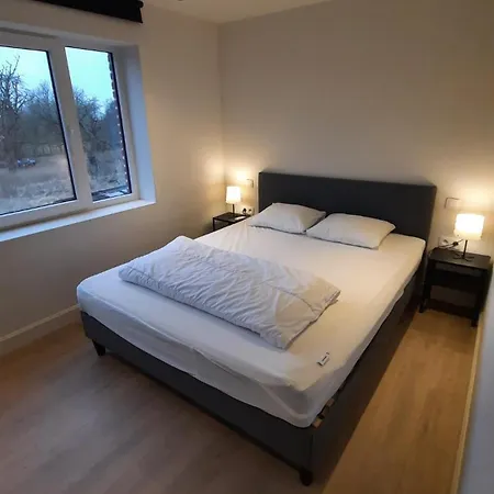 Maison Mathieu - Landelijk Gelegen Vakantiewoning Met Alle Comfort, Airco, Parking En Speelgazon * Bilzen